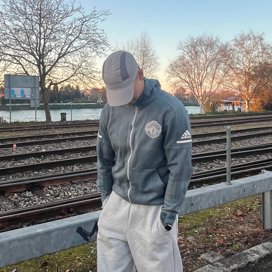 Adidas ManU Zip Hoodie (M)